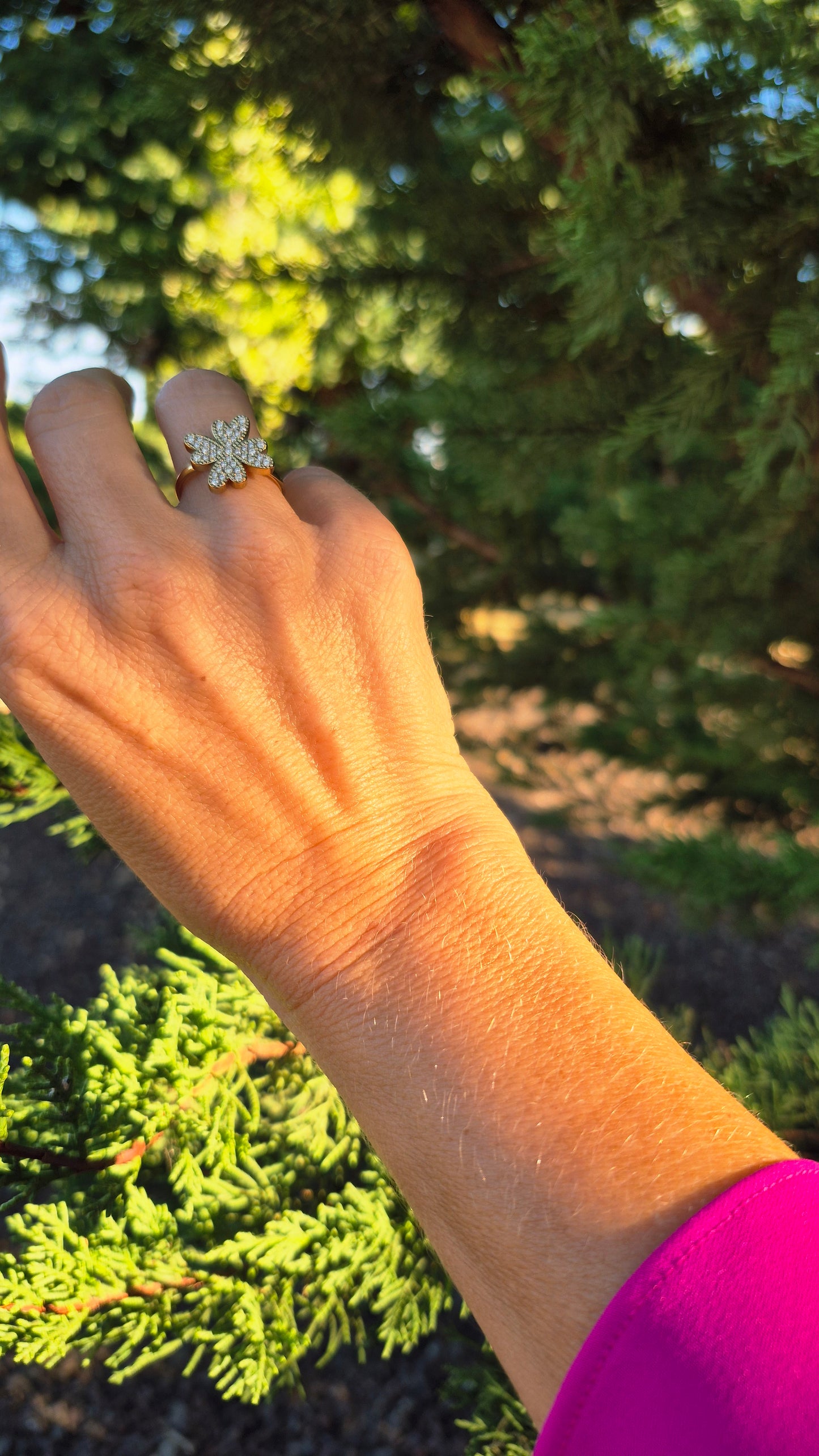 Anillo Trébol Circonitas Dorado