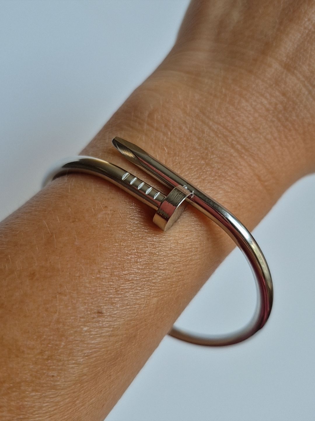 Pulsera Clavo Plateada