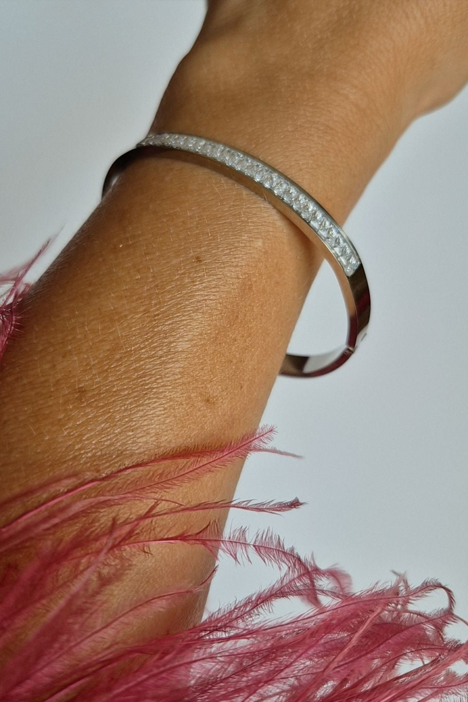 Pulsera Línea de Brillo Plateada Gruesa