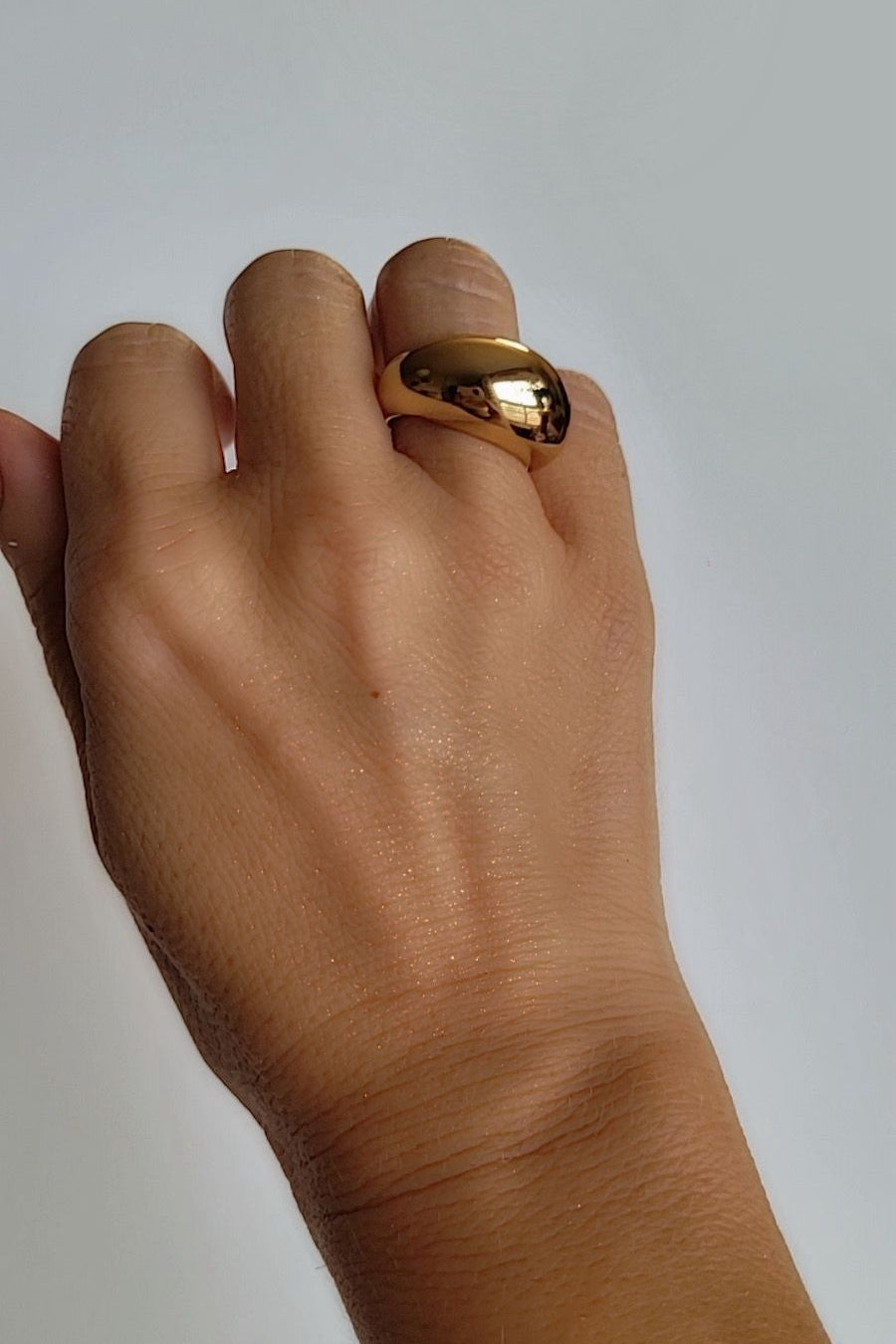 Anillo Domo Grande Dorado