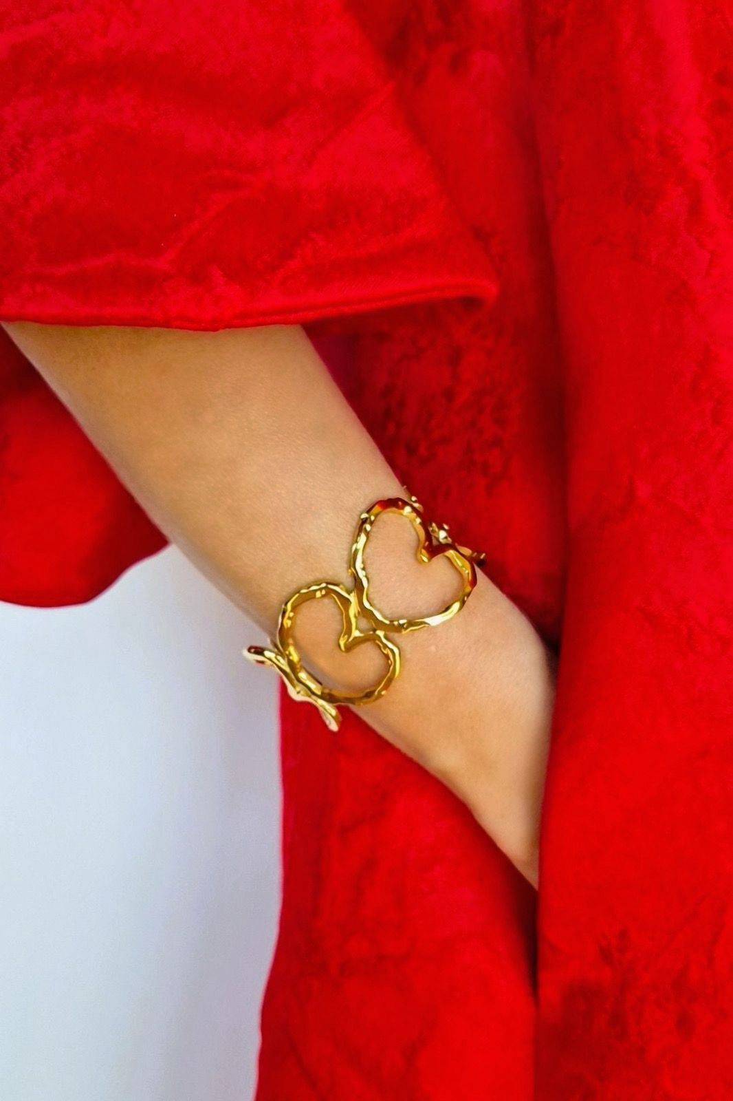 Brazalete Corazones Dorados