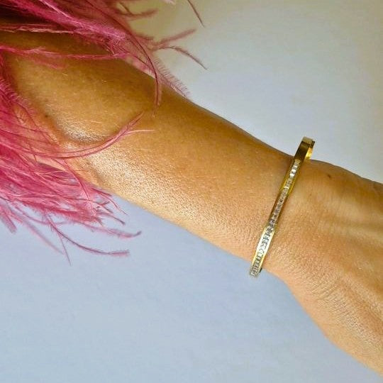 Pulsera Linea de Brillo Dorada Fina