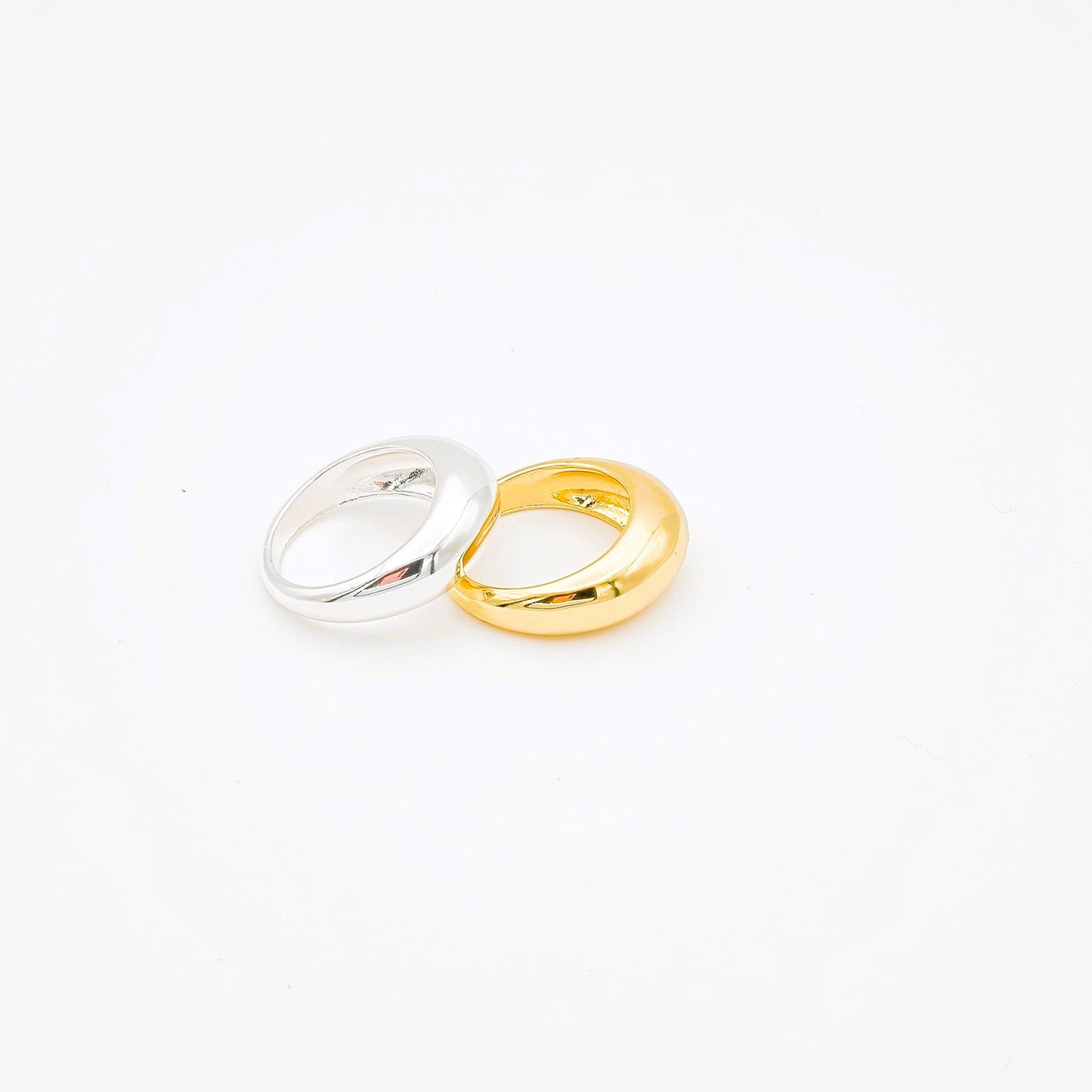 Anillo Domo Plateado- Dorado Mediano