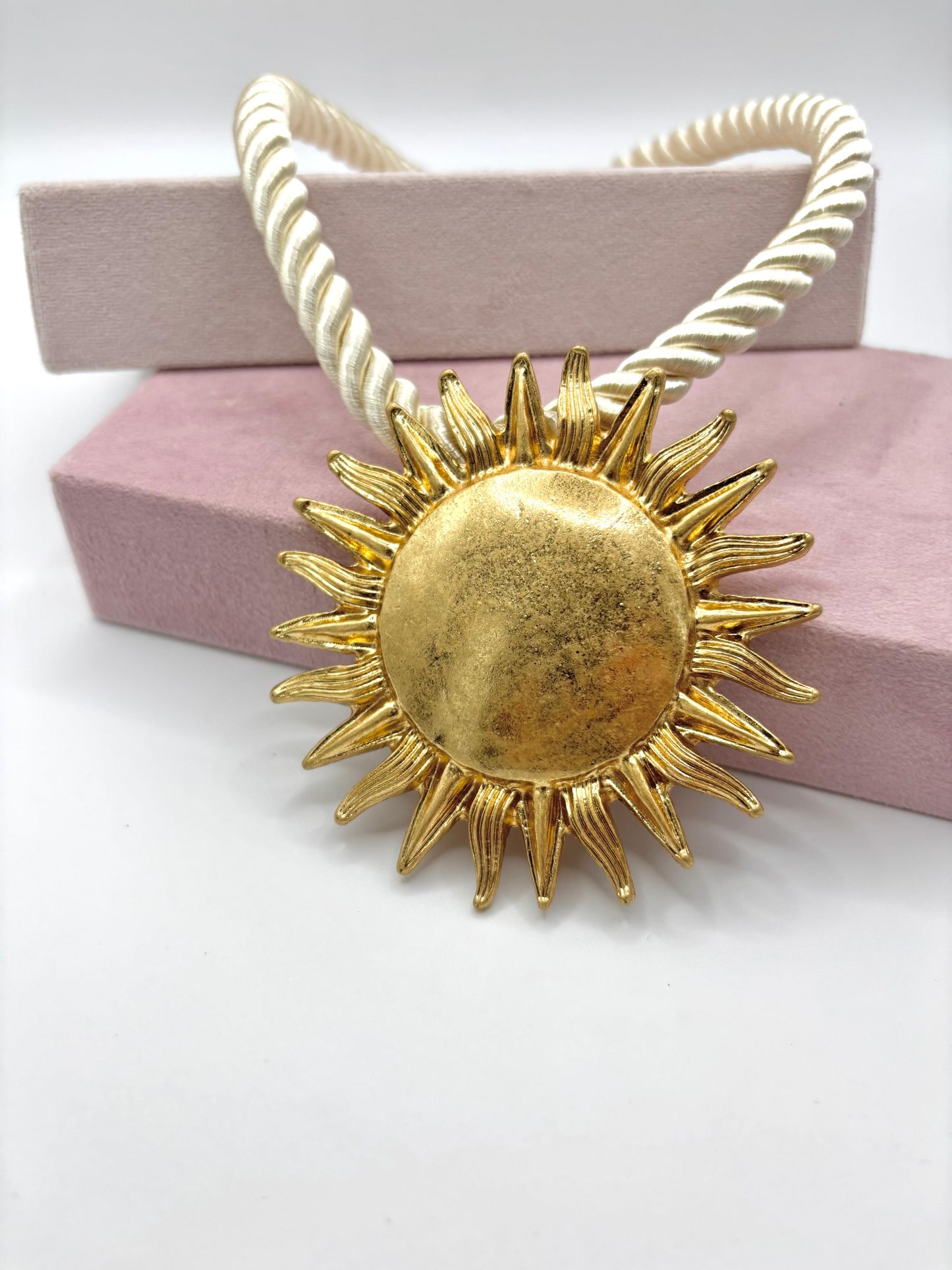 Collar Sol
